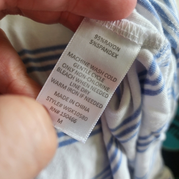 Market & Spruce | Striped Blue and White Top Tee Women's Medium M Scoop Neck EUC - Picture 6 of 6